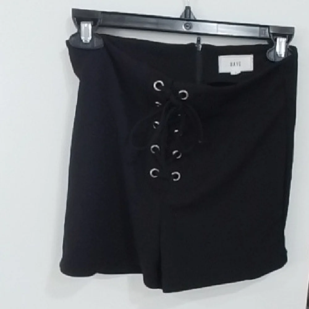 Lot of 4 Shorts Black and Gray Women's Shorts PRE-OWNED - Picture 4 of 11